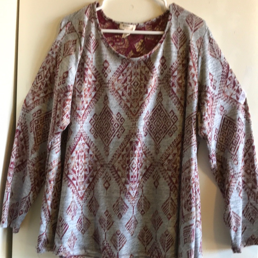 Gray and burgundy print top w lace inset at neck